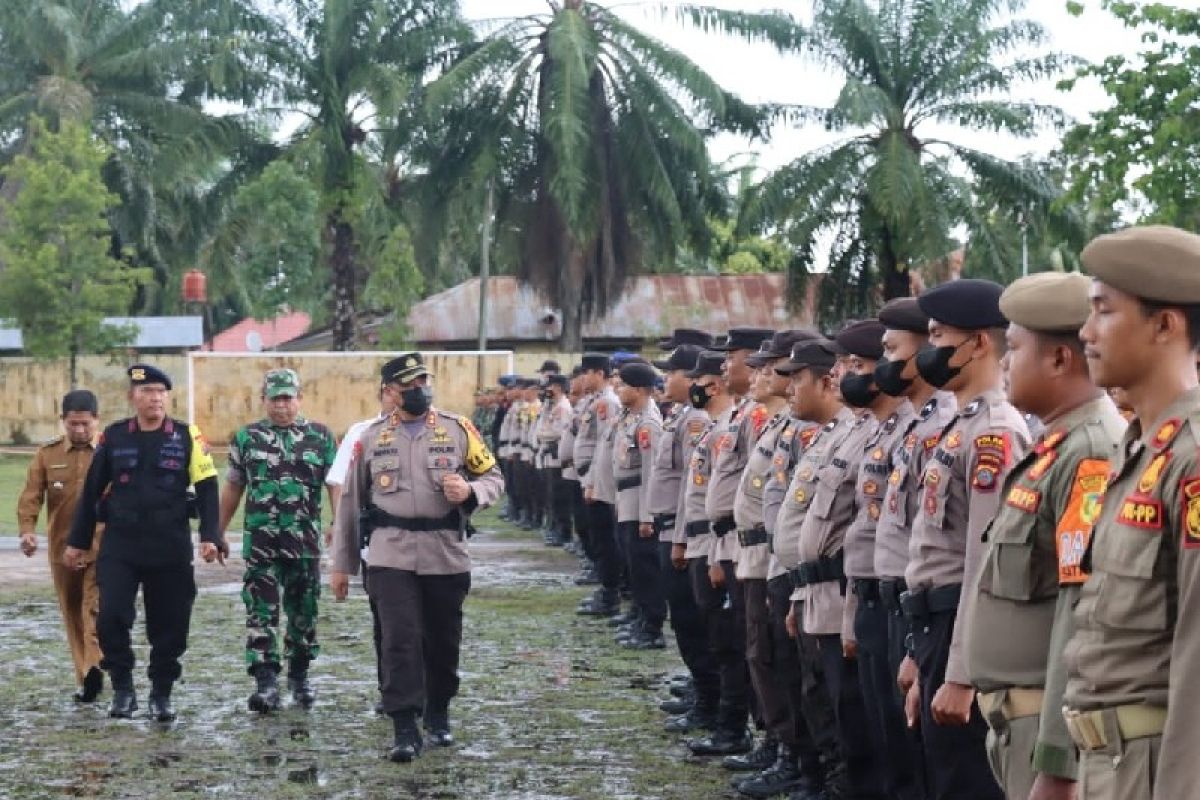 Kapolres  pimpin apel gelar pasukan PAM Pilkades serentak di Palas