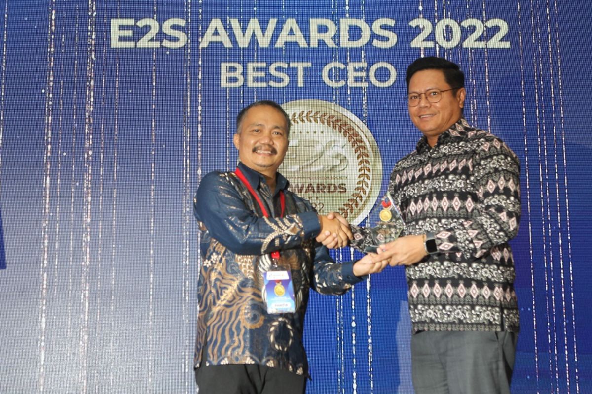 AMMAN dapatkan penghargaan "Best CEO" pada Ajang E2S Awards 2022