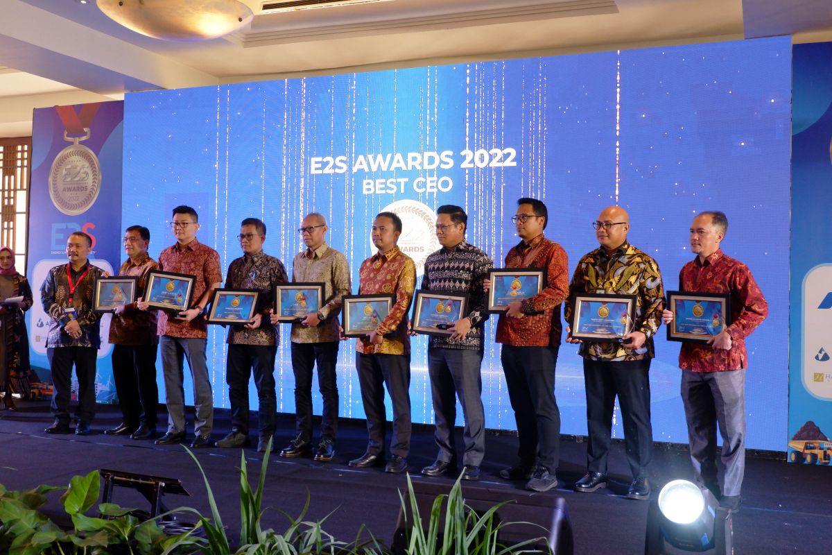 Direktur Utama PHR raih penghargaan Best CEO di E2S Award