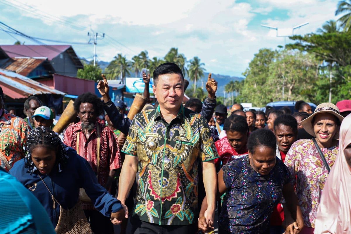 Bupati Freddy harapkan program strategis nasional menyentuh Kaimana