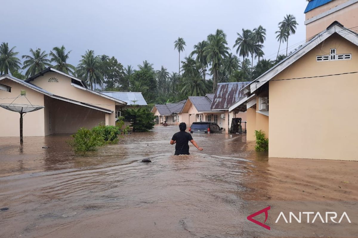 Banjir melanda Ranai Darat di Natuna