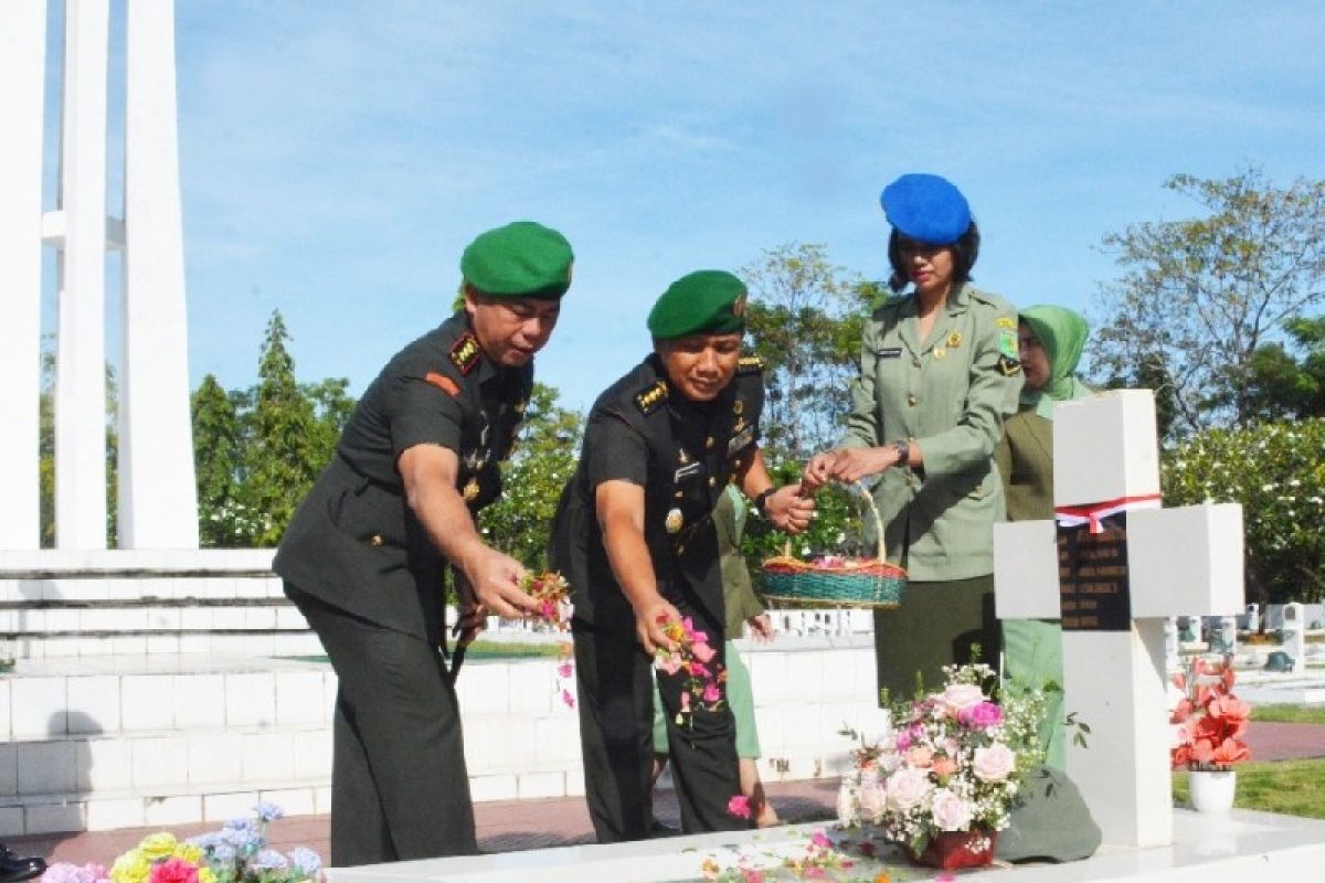 Jelang Hari Juang prajurit Korem 172/PWY ziarah ke TMP Kusuma Trikora