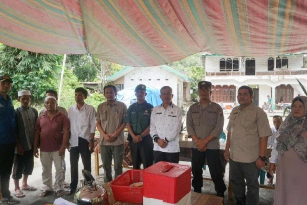 Sekda Palas monitoring Pilkades serentak di Kecamatan Sosopan