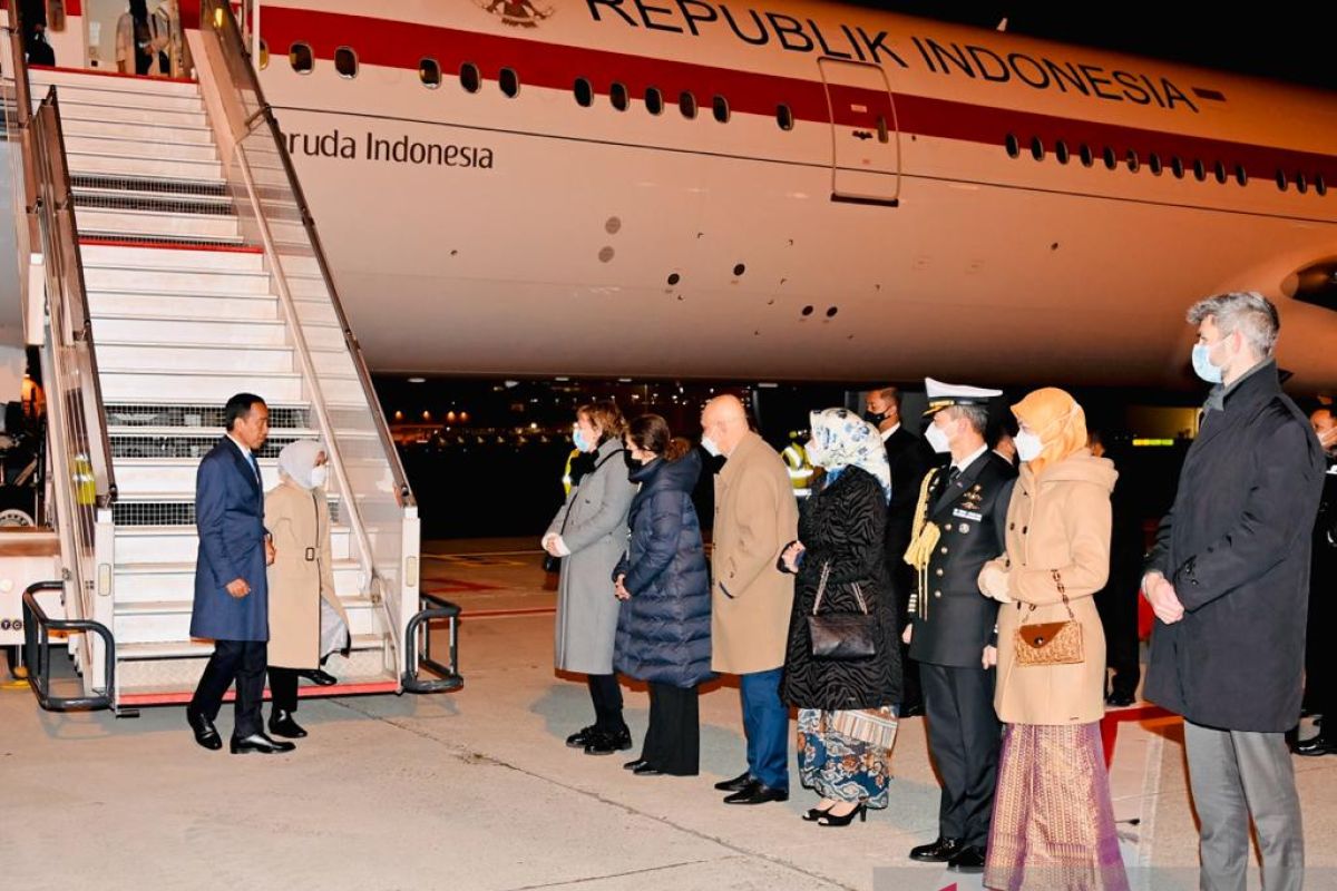 Presiden Jokowi dan Ibu Iriana tiba di Brussels