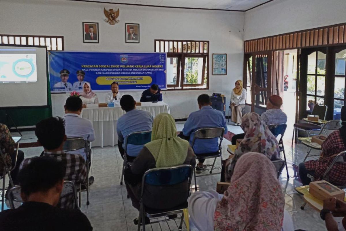 Disnaker Mataram menggelar sosialisasi cegah PMI ilegal