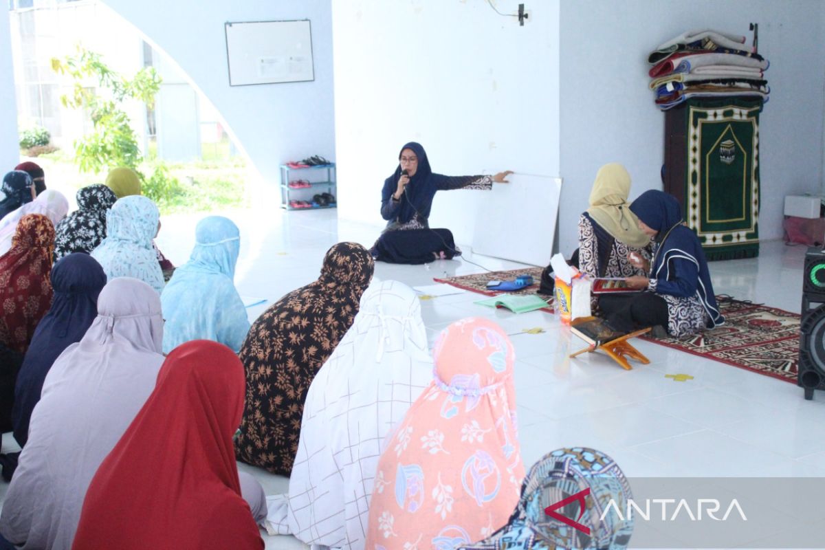 Warga binaan Lapas Perempuan ikuti bimbingan dari Kemenag Gorontalo