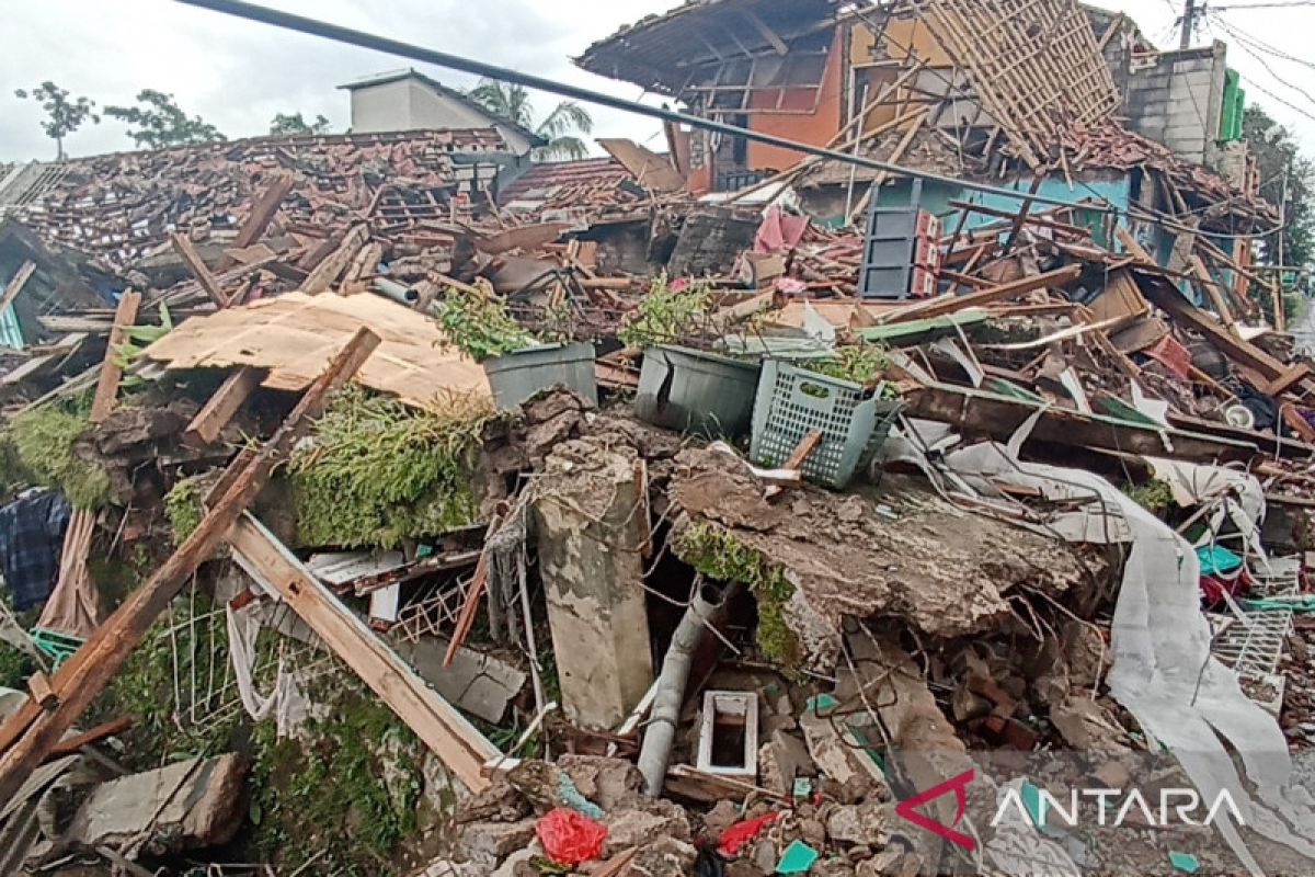 Bupati Cianjur kerugian akibat gempa Rp4 triliun