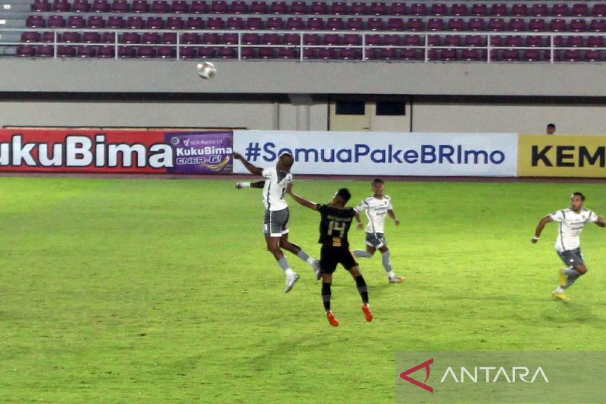 Dewa United tahan imbang Persib Bandung 1-1