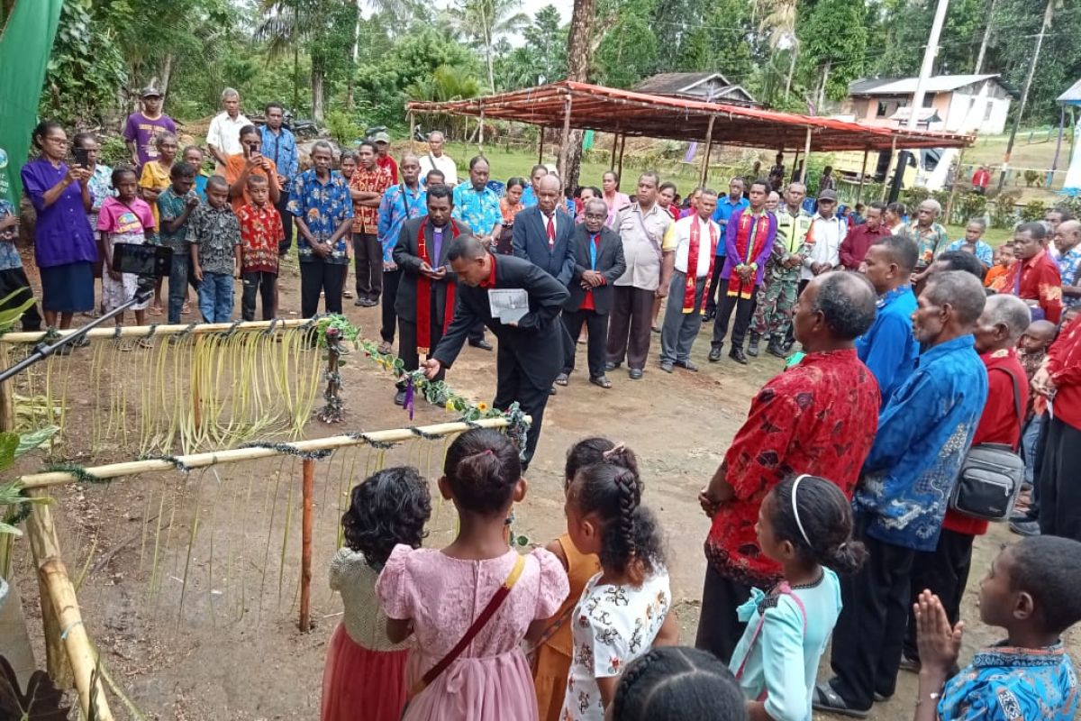 TNI-Polri Biak Barat sinergi beri pengamanan peresmian gedung gereja