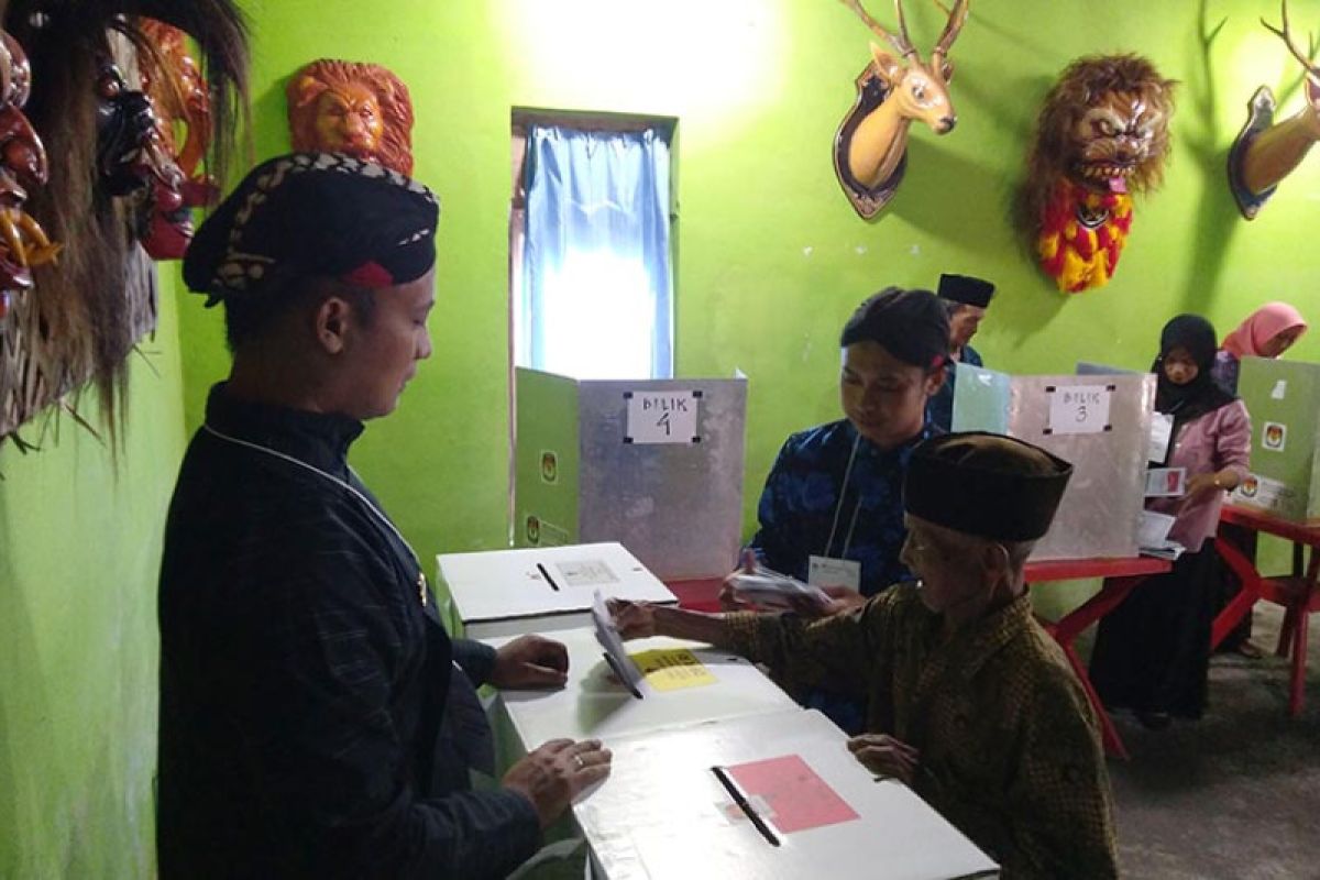 Pulung masih berkelebat di langit pesta  demokrasi