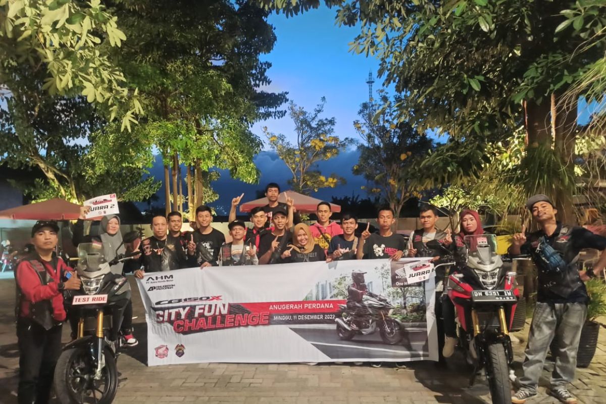 Honda Anugerah Perdana Palu Bersama IMHP Gunakan Honda CB150X Keliling Kota Palu Ikuti "CB150X City FuN Challenge".