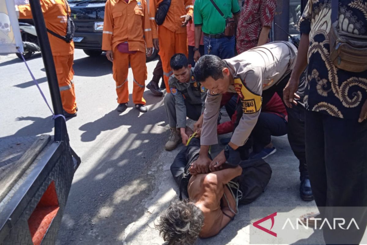 Personel Satpol PP Jakarta Timur jadi korban penusukan PMKS