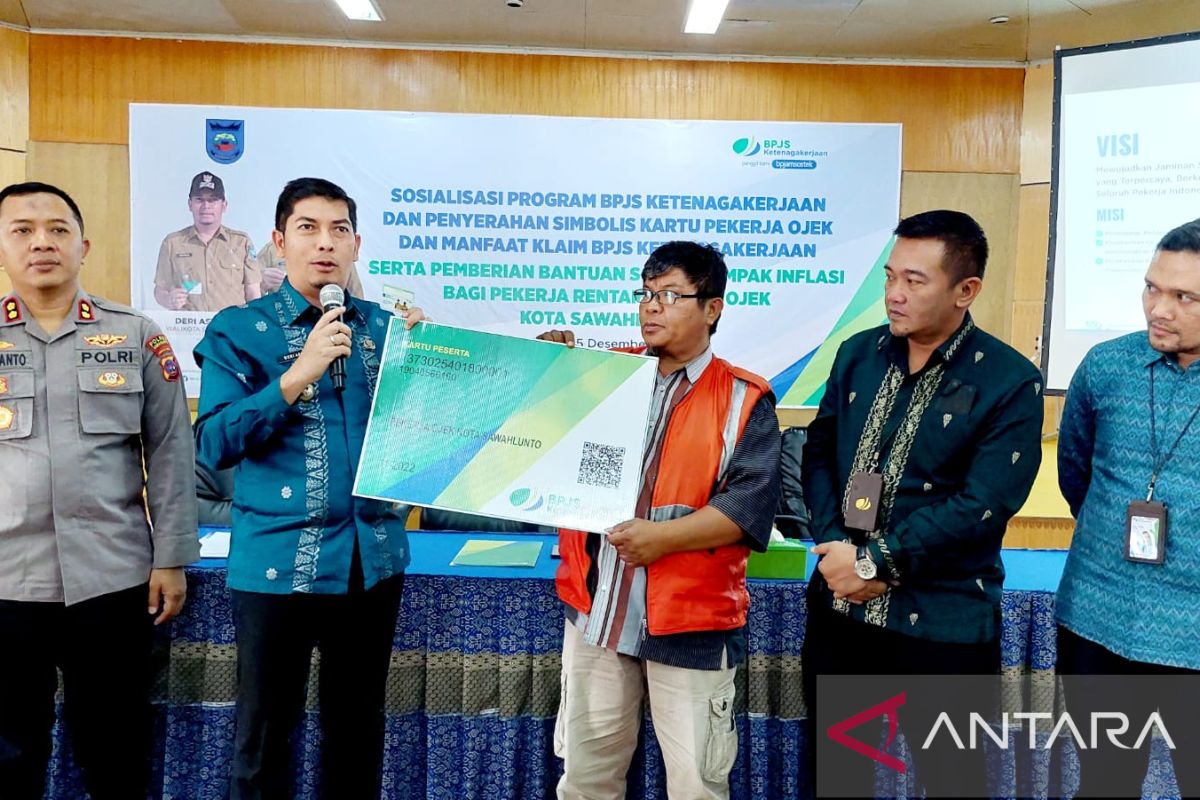 Pemkot Sawahlunto bayarkan premi BPJS Ketenagakerjaan 273 tukang ojek