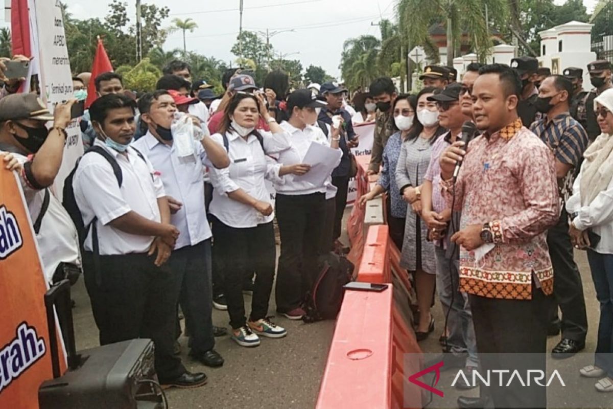 DPRD Bartim siap gelar raker terkait tuntutan ratusan guru sertifikasi