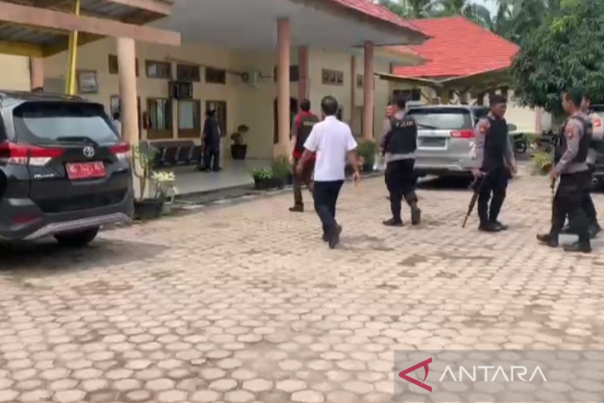 Kejati geledah kantor dinas PUPR Mukomuko terkait kasus korupsi