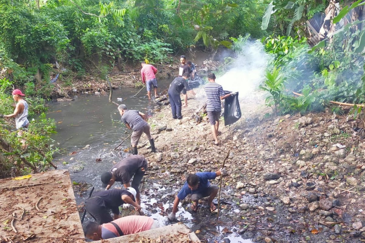 Bupati Mabar minta warga jaga kebersihan lingkungan