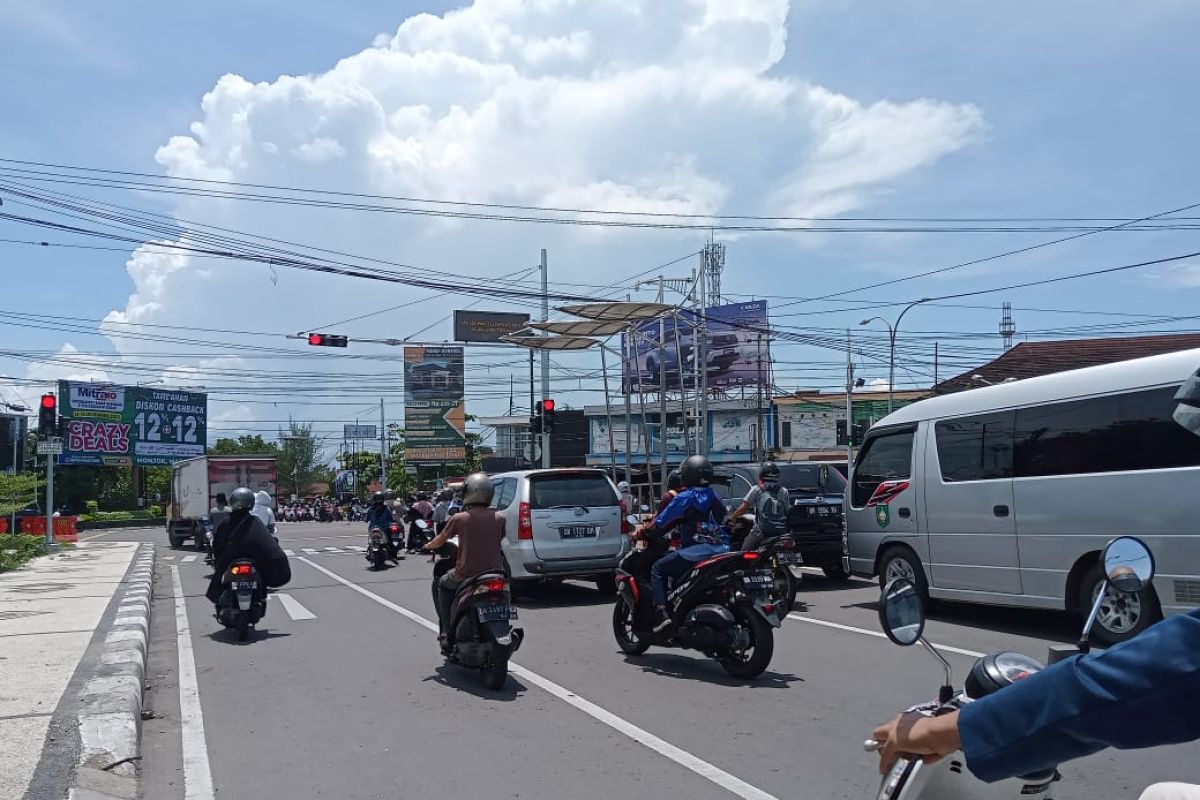 Cegah macet, Dishub Mataram aktifkan lampu lalu lintas di Tanah Haji