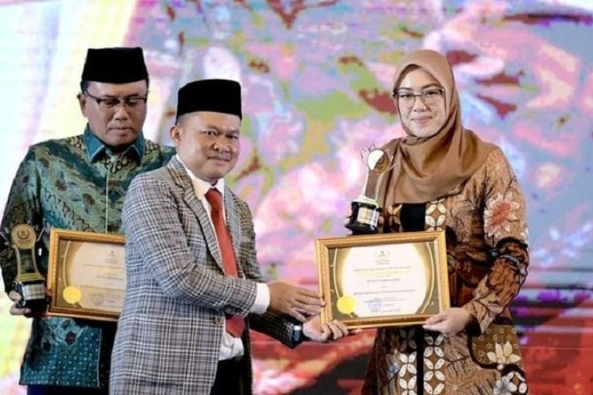 Bupati Purwakarta raih penghargaan dari Baznas Jabar Award 2022