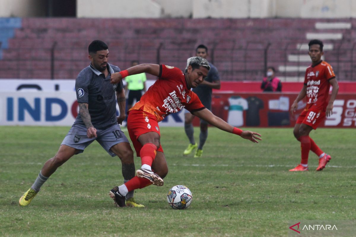 Sepuluh pemain Borneo FC tumbangkan Bali United 3-1