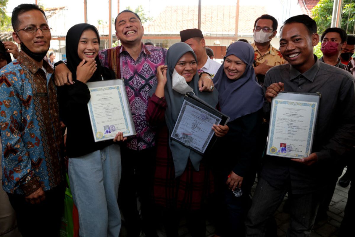 Pemkot dan Baznas Surabaya tebus ijazah 1.040 pelajar
