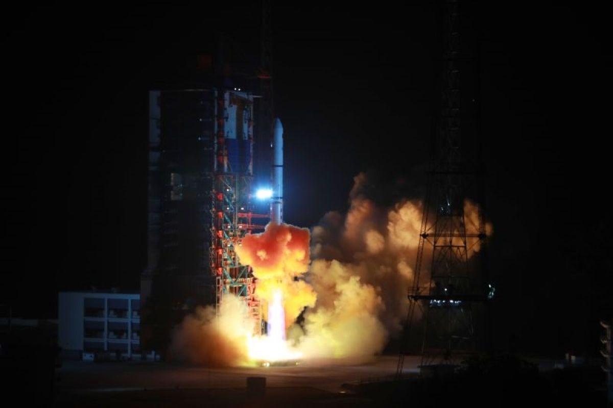 Roket Long March-2D China luncurkan satelit penginderaan jauh baru