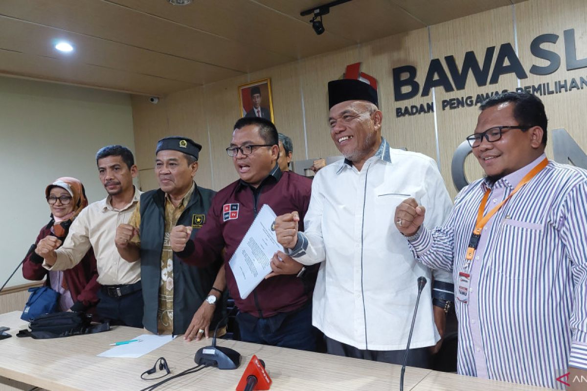 Tak lolos peserta Pemilu 2024, Partai Ummat lapor ke Bawaslu