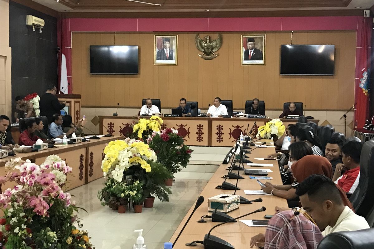 DPRD Ambon gelar uji publik Ranperda Pengutamaan Bahasa Indonesia