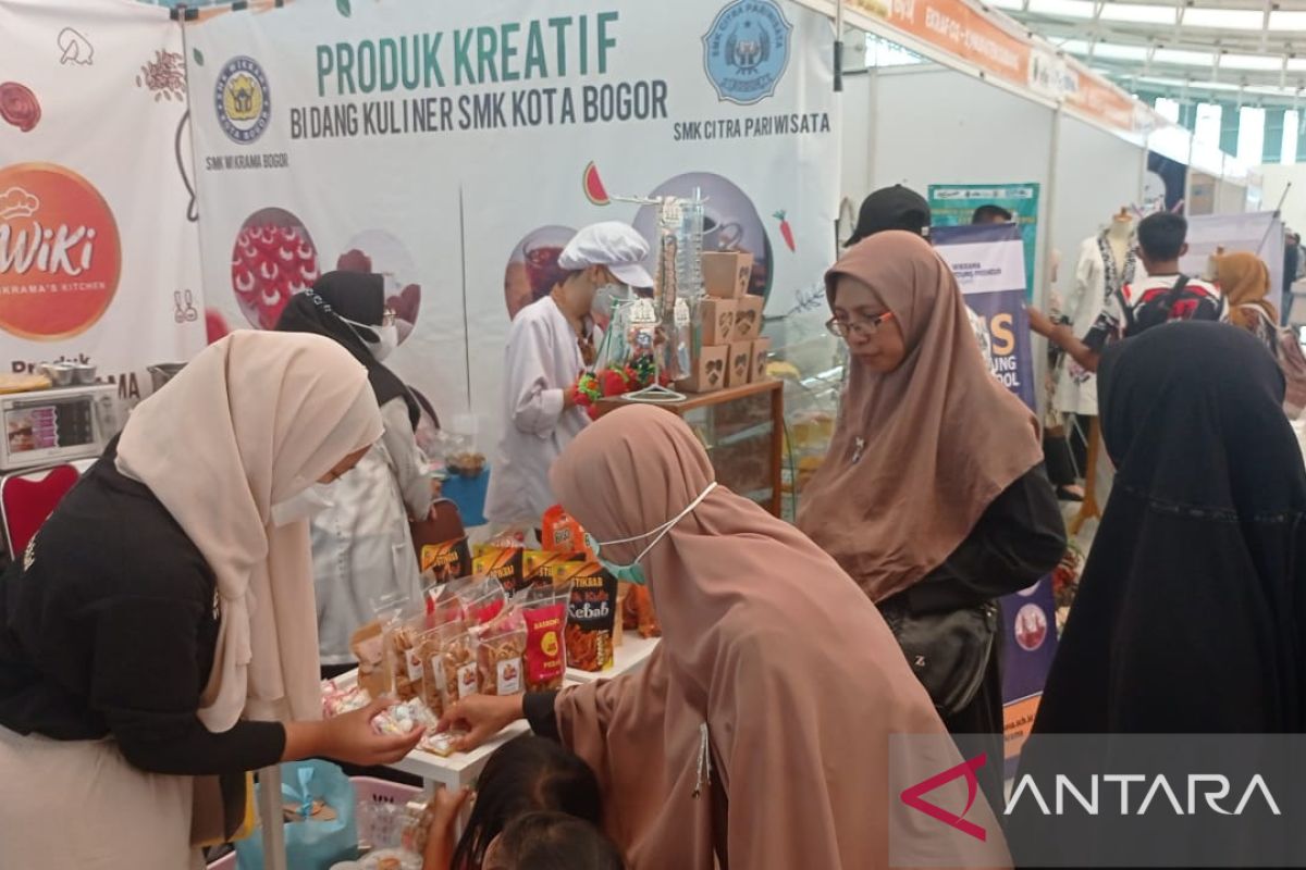 SMK Wikrama Kota Bogor pamerkan inovasi TI dan kuliner Explore SMK Jabar Juara 2022