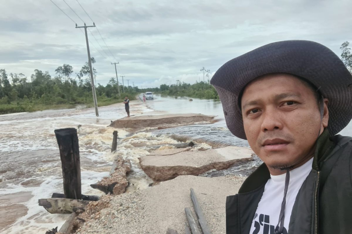 Jembatan Semala di Kabupaten Natuna rusak akibat banjir