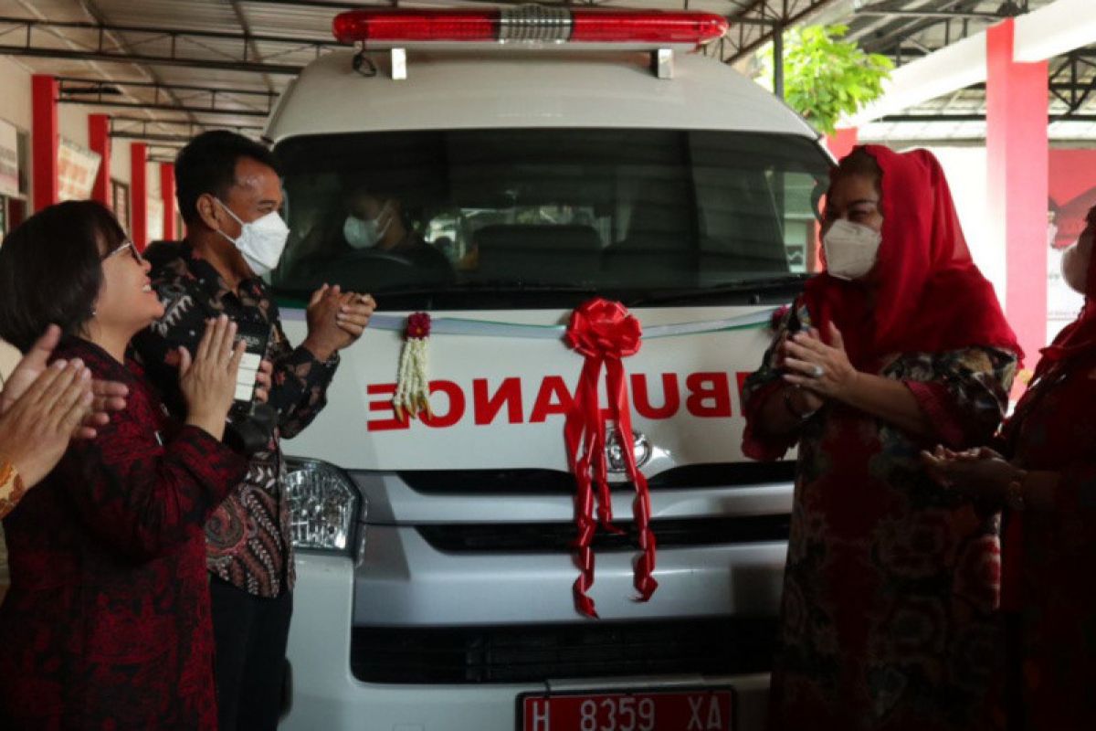 Lapas Semarang terima hibah ambulan dari Pemkot