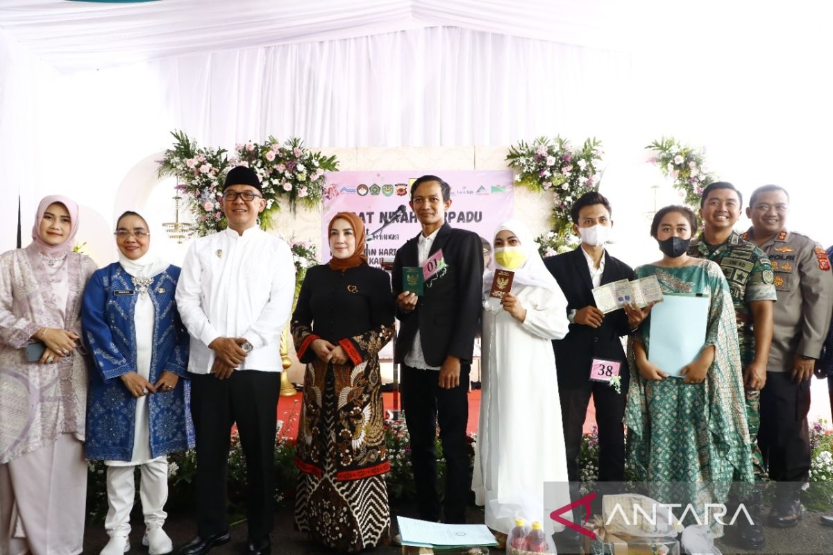 Pemkab Bogor gelar isbat nikah pada 82 pasangan suami istri