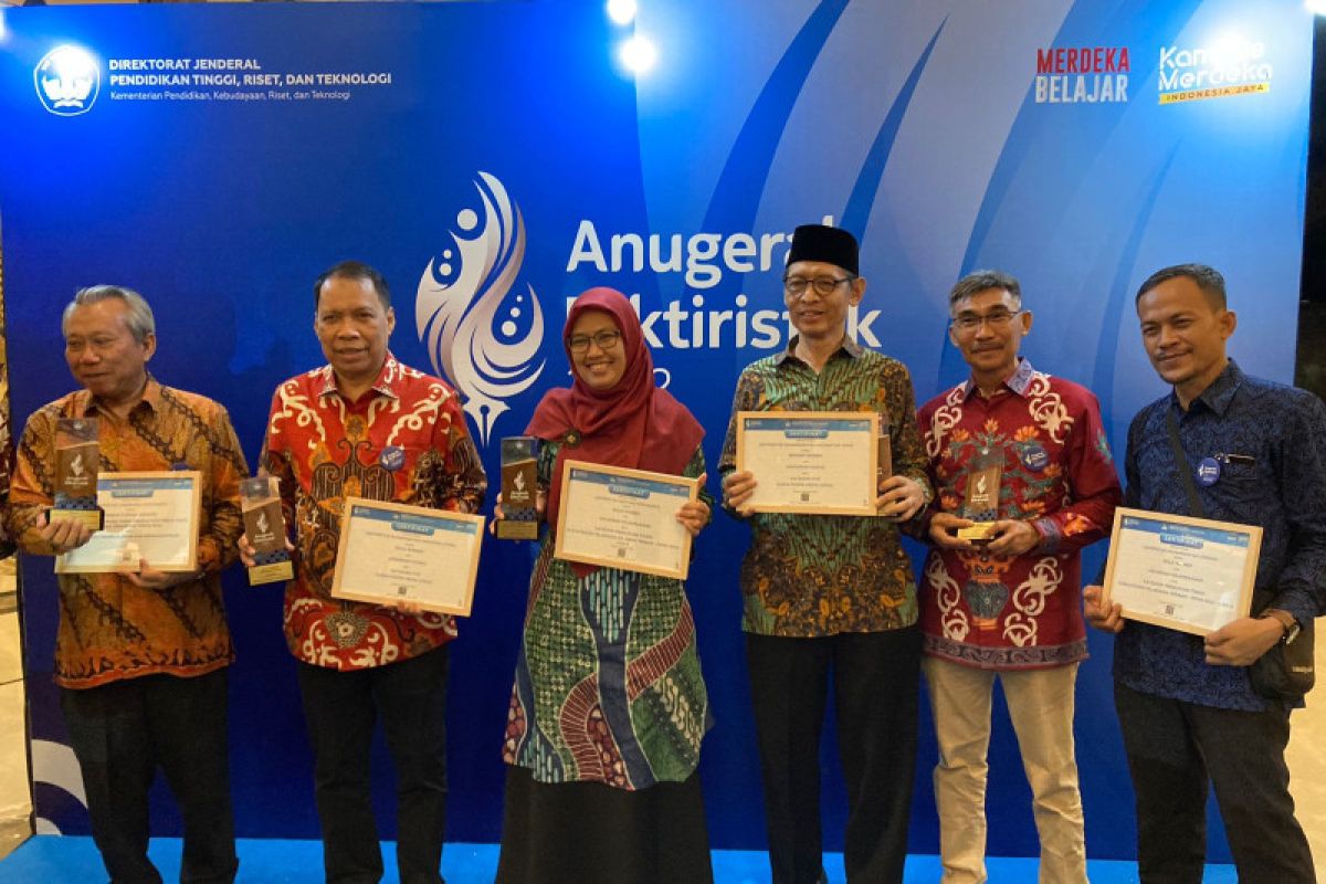 Dua universitas di Kalimantan raih penghargaan dari Kemendikbudristek