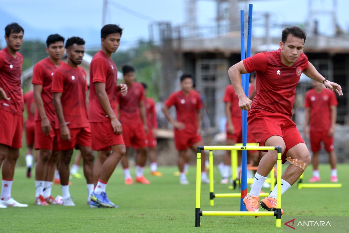 Laga kadang Piala AFF akhirnya dengan penonton di stadion