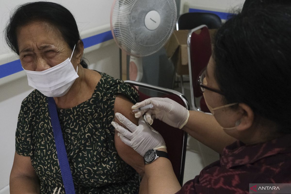 Vaksinasi dosis keempat capai 1.096.130 orang di Indonesia