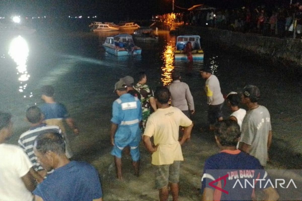 Dua penumpang kapal cepat tujuan Haria di Maluku ditemukan meninggal dunia