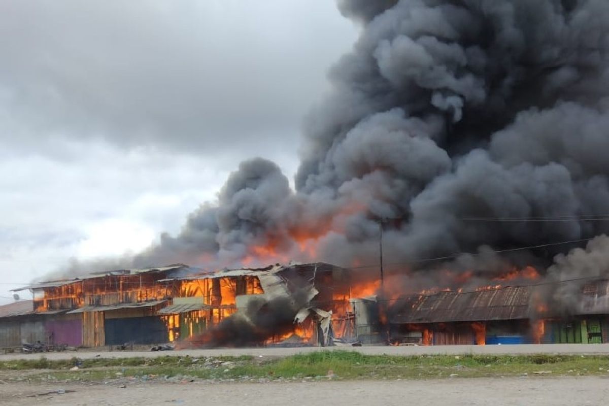 Polres Deiyai tetapkan tiga tersangka terkait kasus pembakaran pasar Waghete