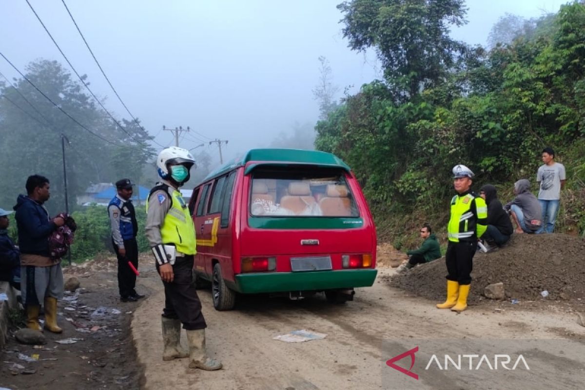 Imbauan Polres Tapsel batasi Truk lintasi Batu Jomba Tapsel diapresiasi