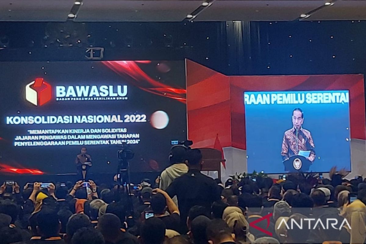 Presiden Jokowi minta Bawaslu harus tegas, tapi jangan buat waswas