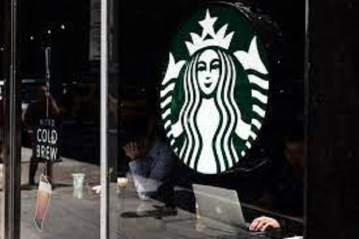 Para pekerja dari sekitar 100 gerai Starbucks di AS gelar aksi mogok