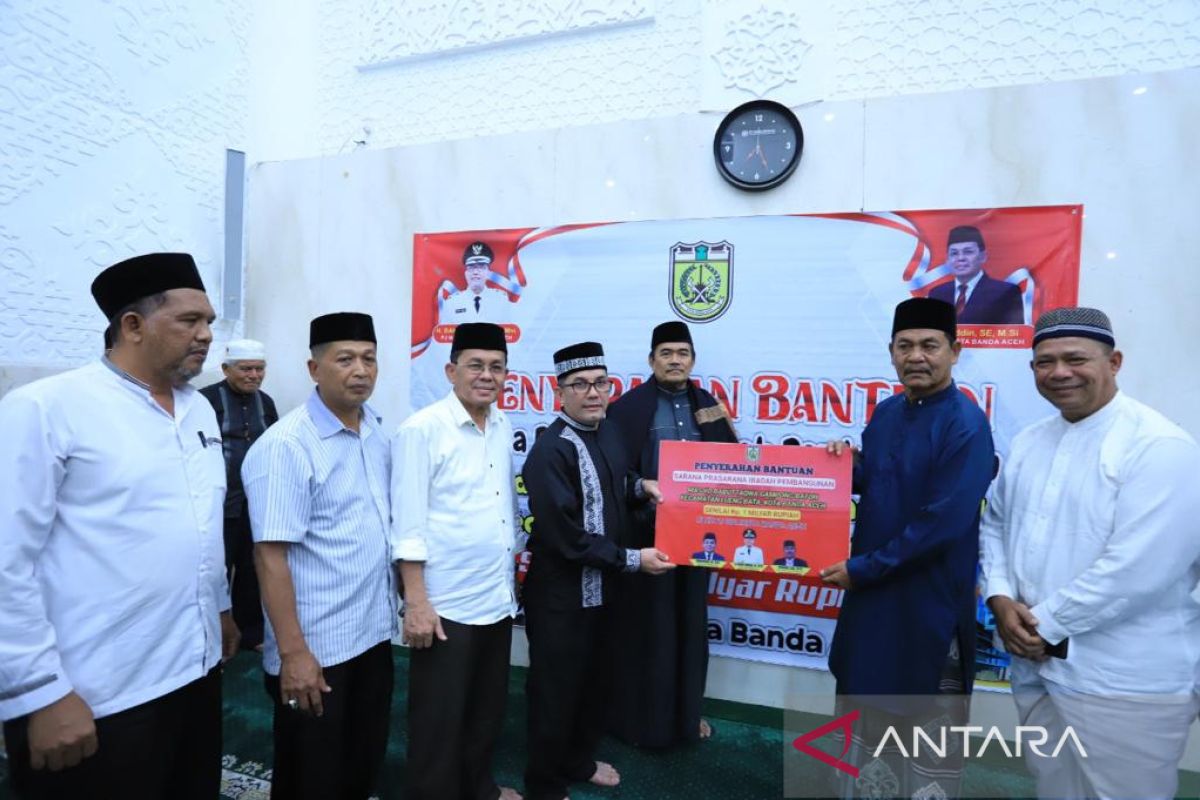 Wali kota salurkan bantuan Rp1miliar untuk bangun masjid di Banda Aceh