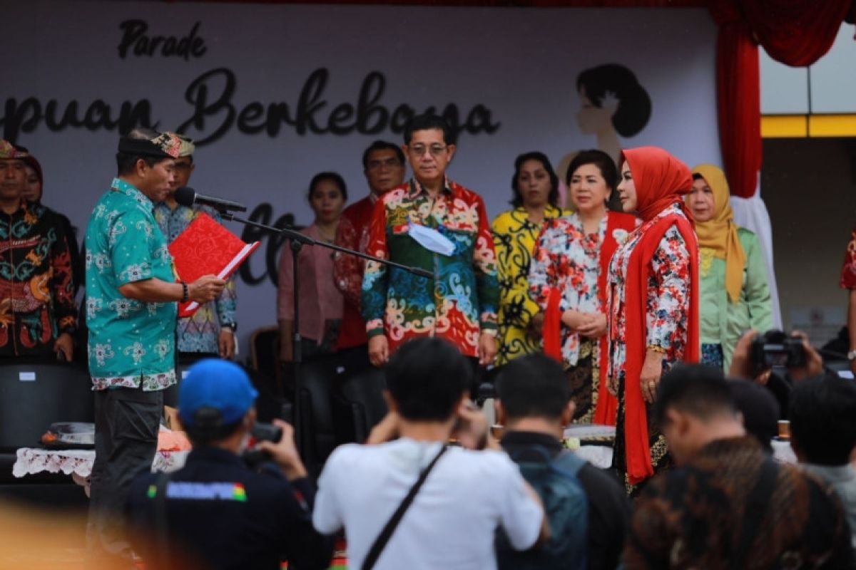 Tingkatkan pengembangan ilmu pengetahuan, Gubernur kukuhkan Bunda Literasi Kaltara