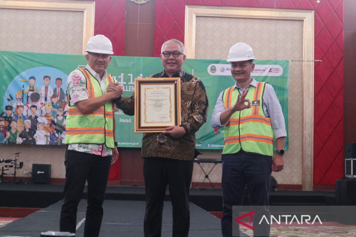 Perumda Tirta Kahuripan Bogor raih penghargaan K3 Jawa Barat