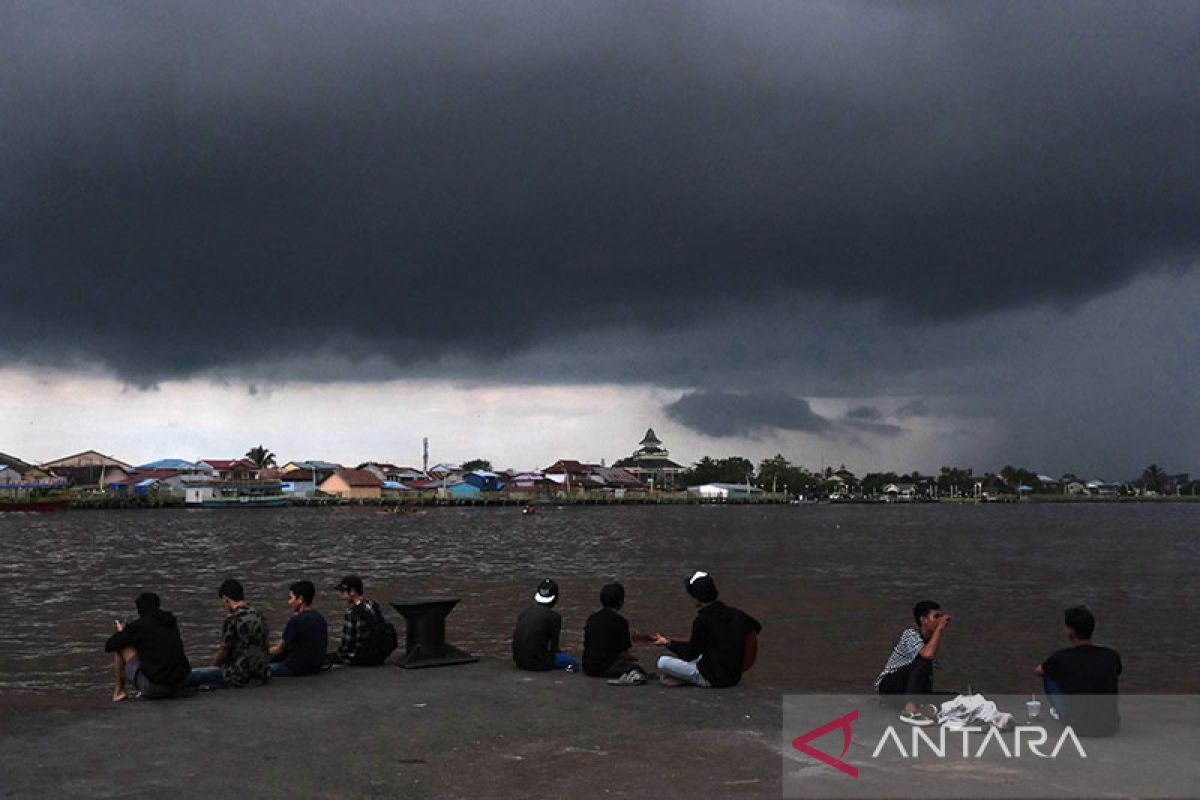 BMKG prakiraan hujan mengguyur sejumlah kota besar di Indonesia