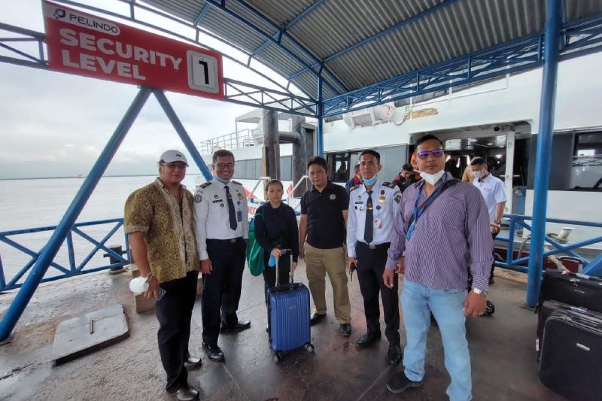 Kantor Imigrasi Dumai deportasi WN Malaysia inisial GT karena palsukan identitas