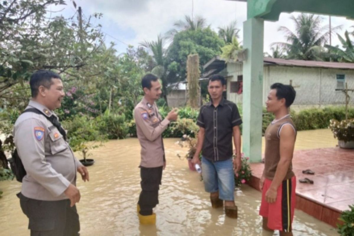Wakapolsek Sipispis monitor banjir akibat tanggul Sungai Sibarau jebol