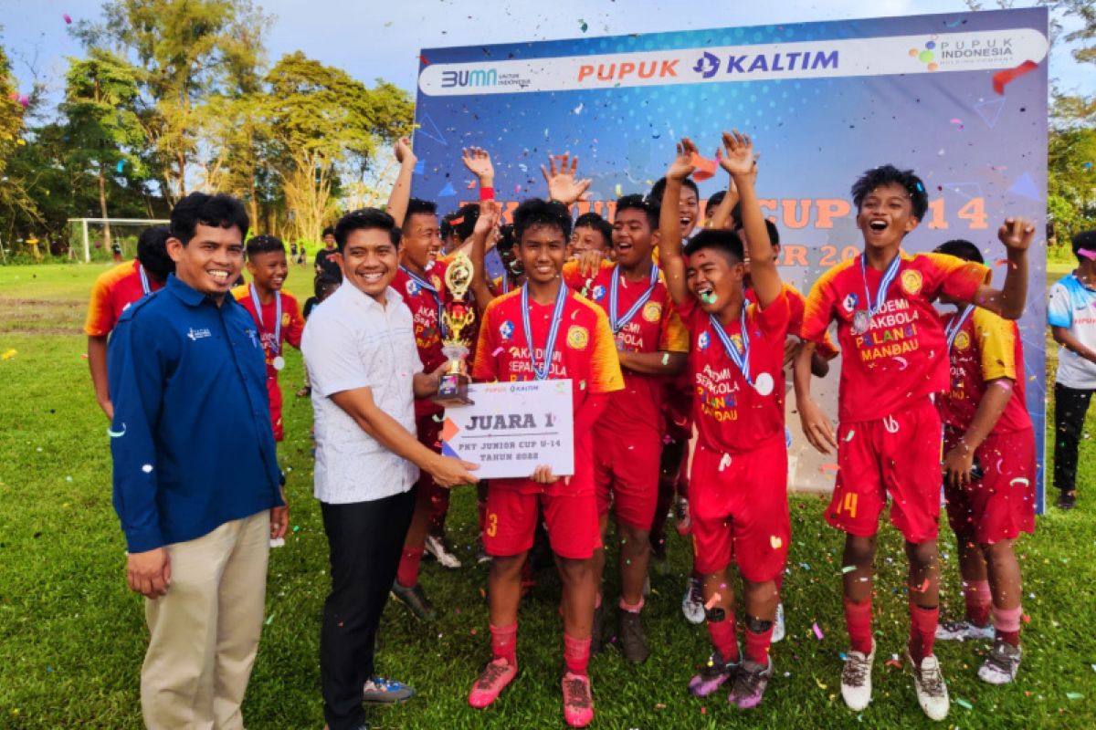 Pupuk Kaltim dan Akademi Pelangi Mandau gelar PKT Junior Cup U-14 bina sepakbola usia dini