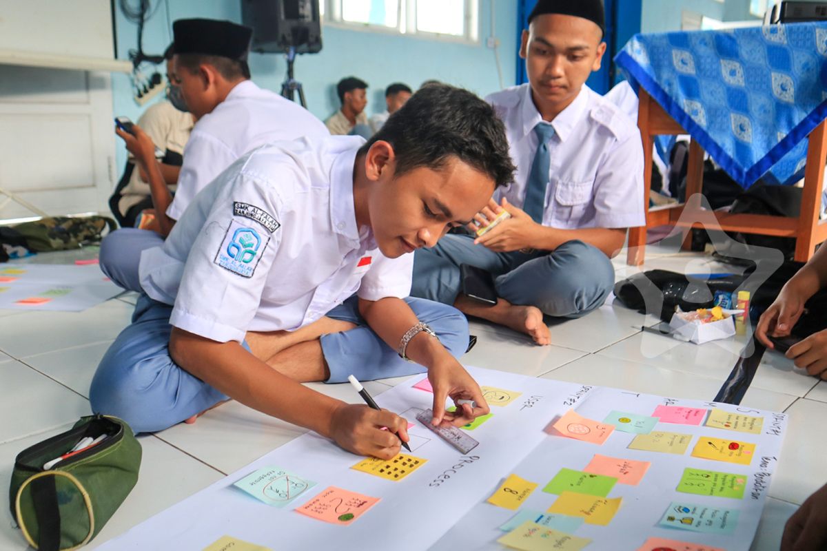 Telkom sukseskan program SMK pusat keunggulan Kemendikbud cetak talenta digital