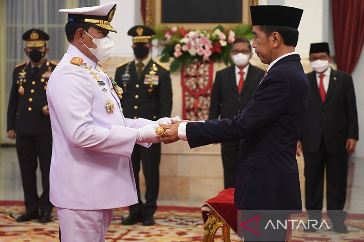 Jokowi lantik Laksamana Yudo Margono sebagai Panglima TNI