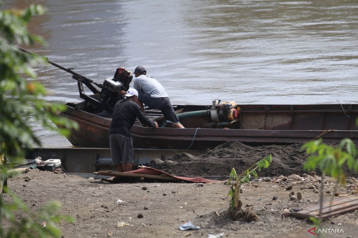 Polisi gerebek tambang pasir diduga ilegal di Kabupaten Gowa