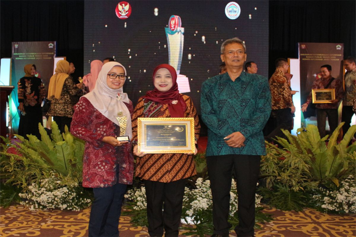 Pemkot Tegal raih penghargaan KIP Award 2022 dengan predikat informatif